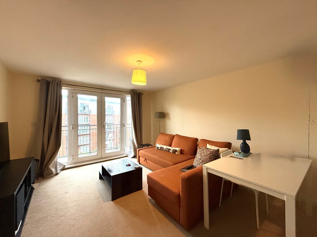 2 bed apartment to rent in Constantine House, New North Road  - Property Image 2