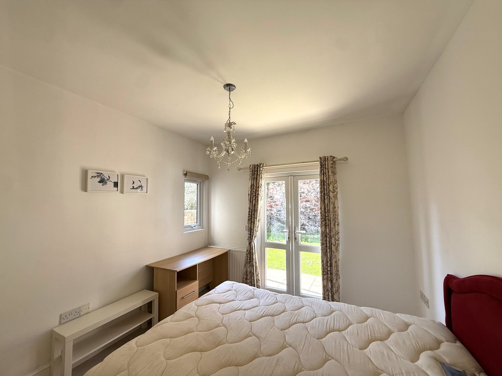 2 bed apartment to rent in Northernhay Place, Exeter, EX4 11