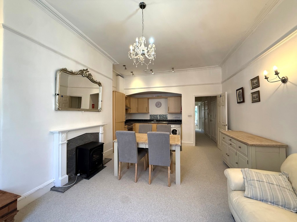 2 bed apartment to rent in Northernhay Place, Exeter, EX4 - Property Image 1