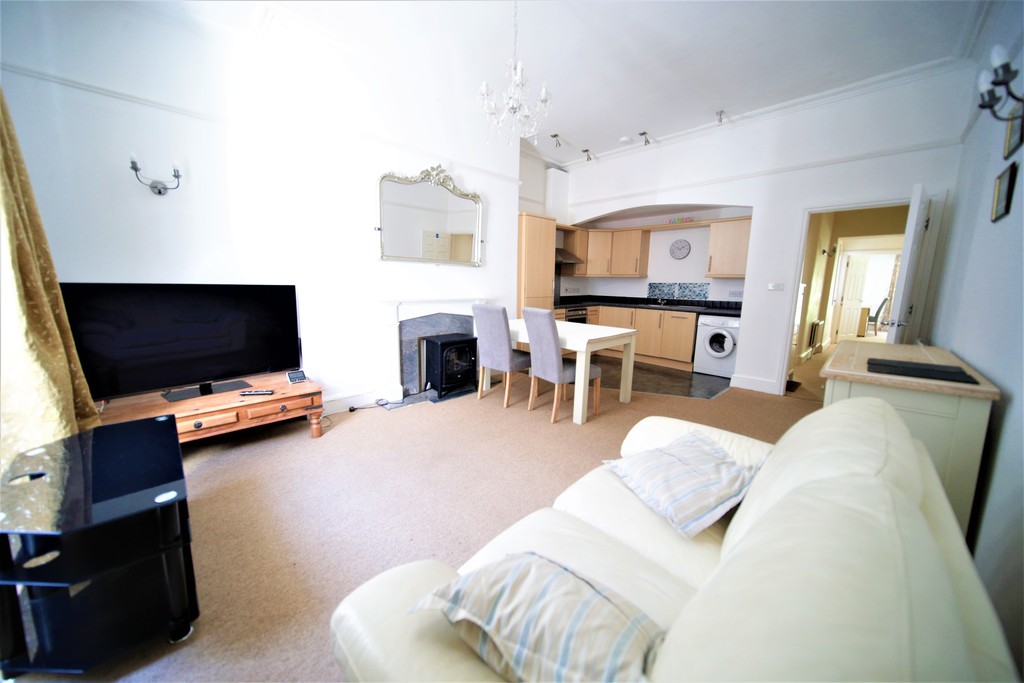 2 bed apartment to rent in Northernhay Place, Exeter, EX4  - Property Image 3