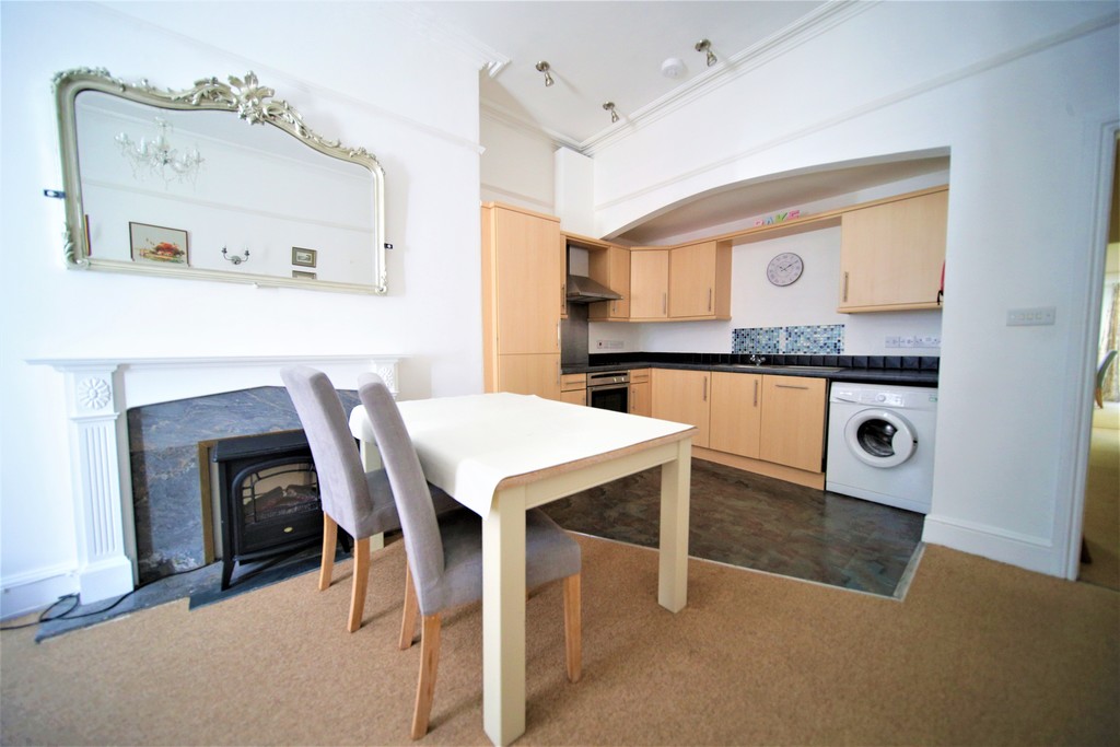 2 bed apartment to rent in Northernhay Place, Exeter, EX4  - Property Image 5