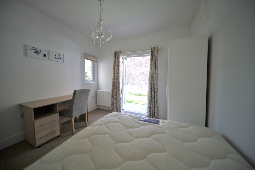 2 bed apartment to rent in Northernhay Place, Exeter, EX4  - Property Image 6