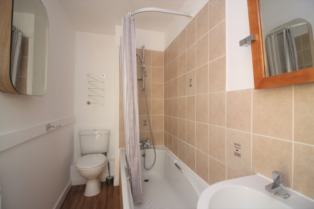 3 bed semi-detached house to rent in Grasslands Drive  - Property Image 3
