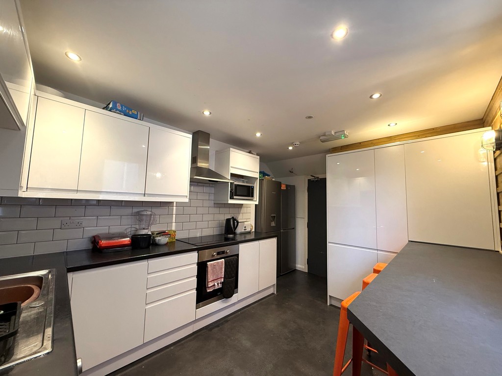 6 bed house share to rent in ROOM LETS, Alphington Road 4