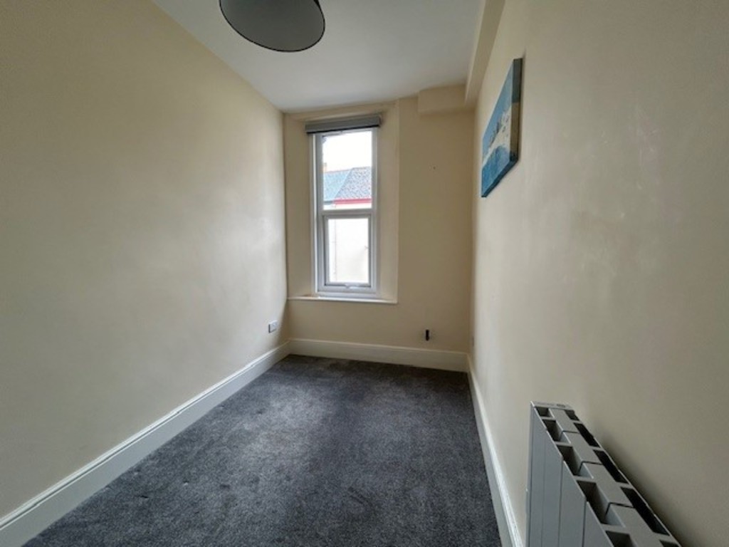 2 bed flat to rent in Northumberland Place, Teignmouth 5