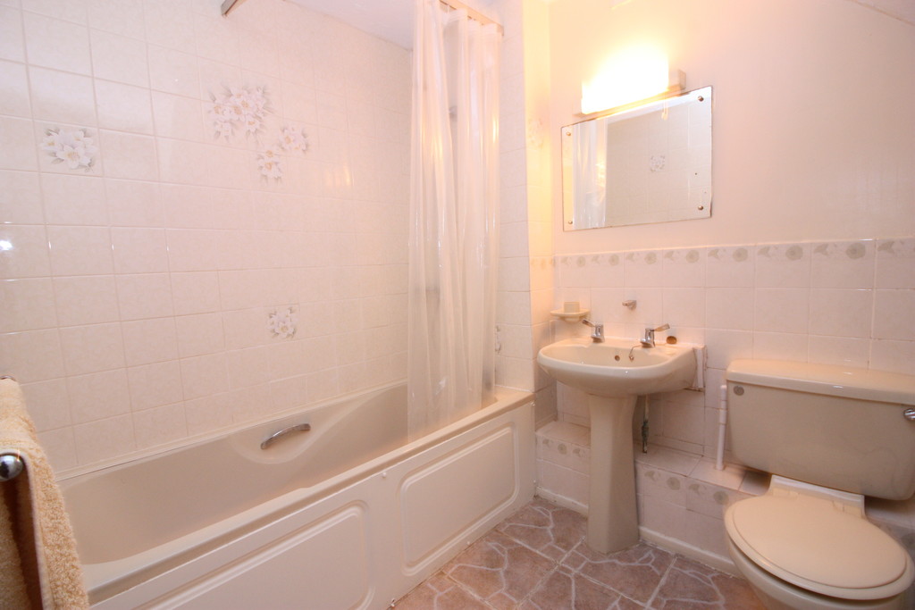 2 bed chalet to rent in Longmeadow, Broadclyst, Exeter  - Property Image 8