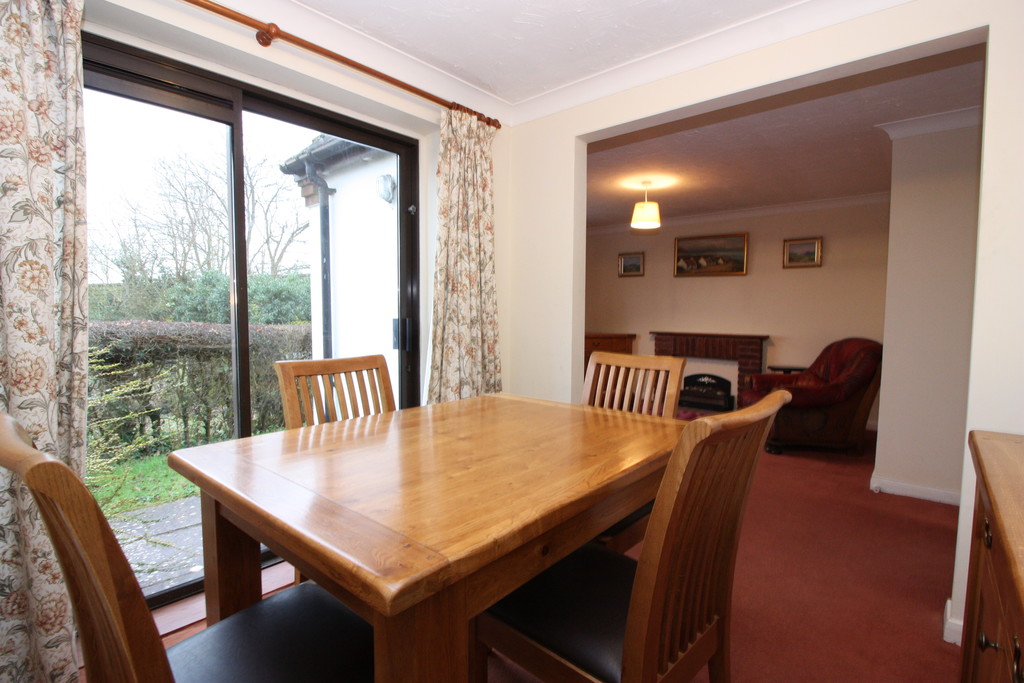 2 bed chalet to rent in Longmeadow, Broadclyst, Exeter 1