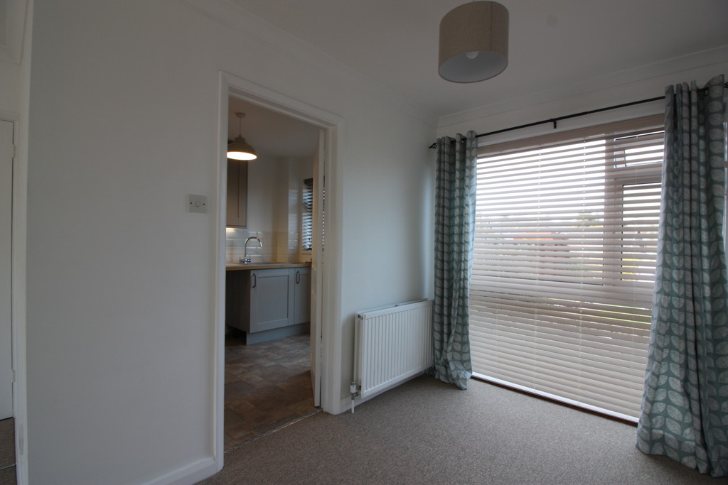 3 bed terraced house to rent in Pinhoe, Exeter 3