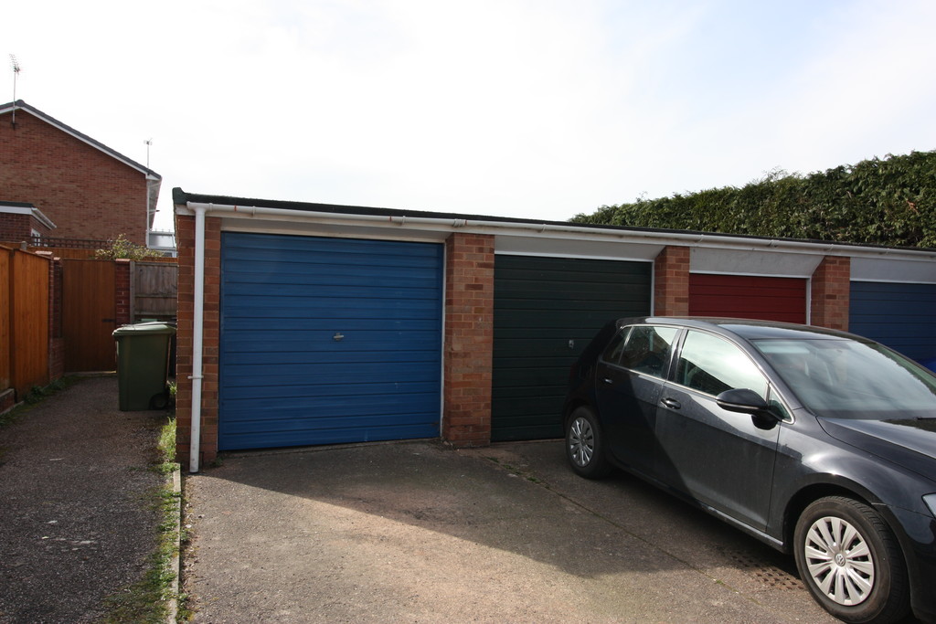 3 bed terraced house to rent in Pinhoe, Exeter 10