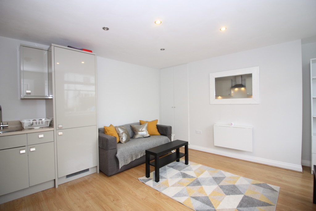 1 bed apartment to rent in Shirehampton House, 35-37 St Davids Hill, EX4 3