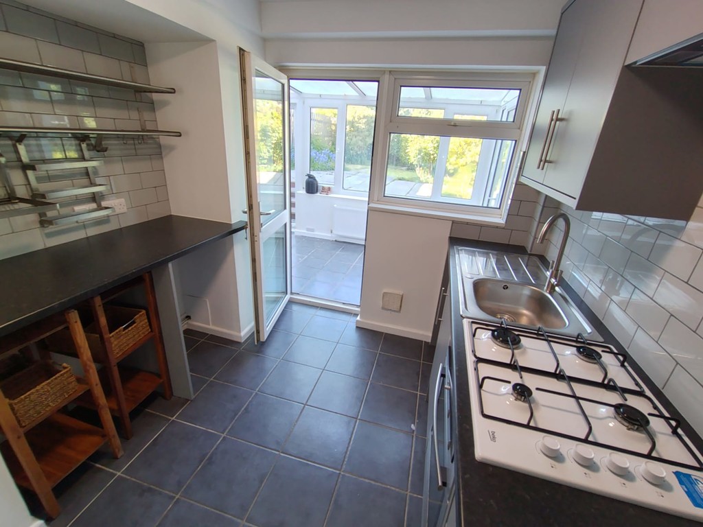 2 bed apartment to rent in Mincinglake Road  - Property Image 5