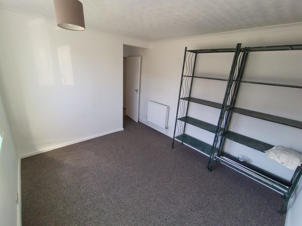 2 bed apartment to rent in Mincinglake Road 9