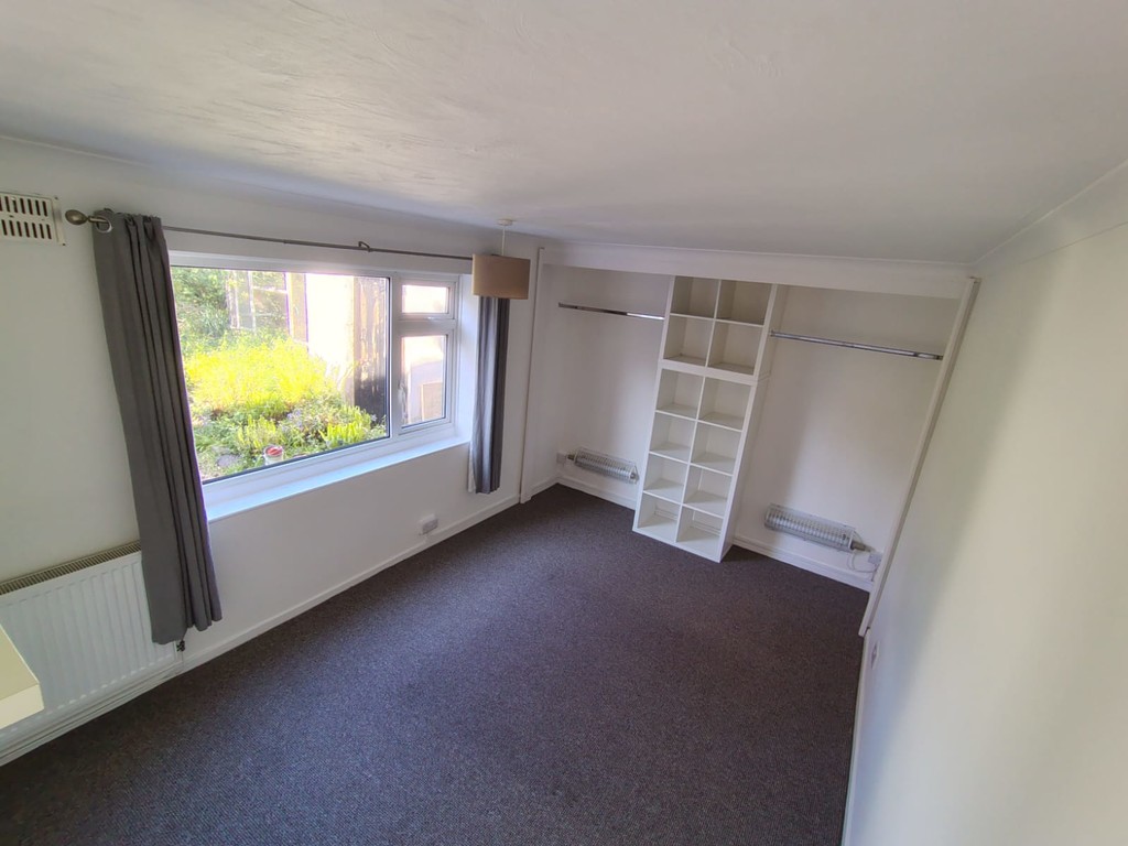 2 bed apartment to rent in Mincinglake Road 10