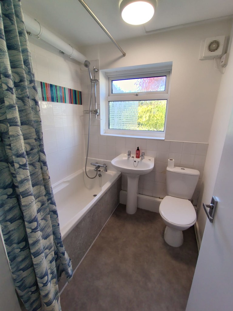 2 bed apartment to rent in Mincinglake Road 15