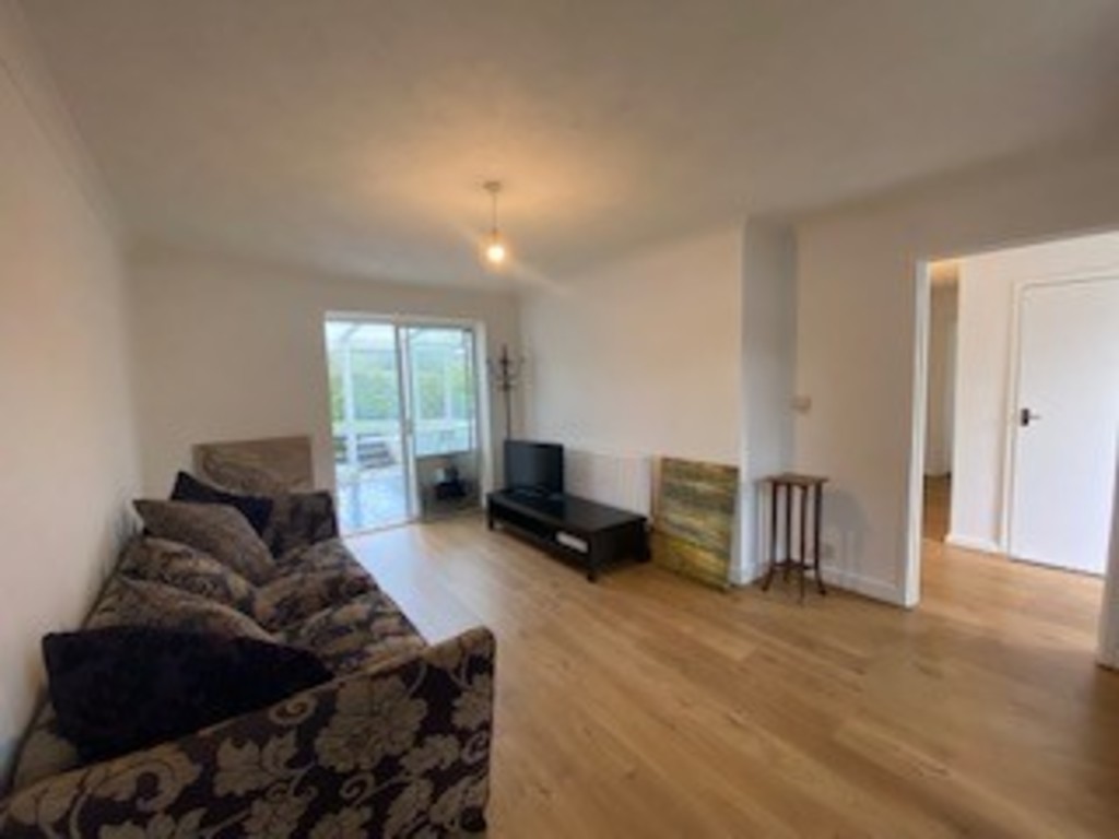 2 bed apartment to rent in Mincinglake Road  - Property Image 8