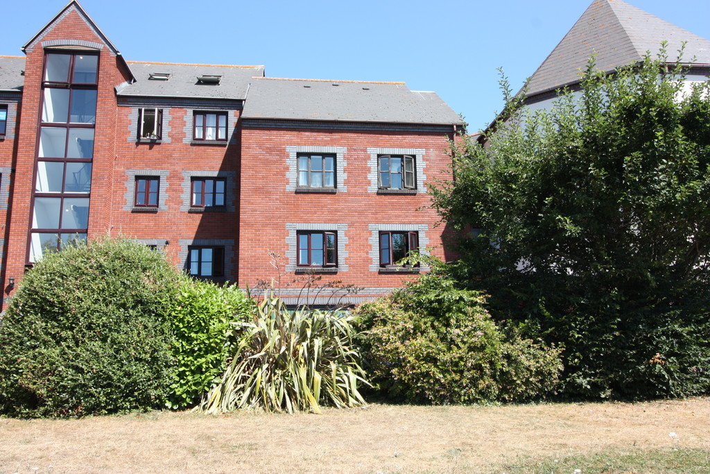 2 bed apartment to rent in River Meadows, Water Lane  - Property Image 10