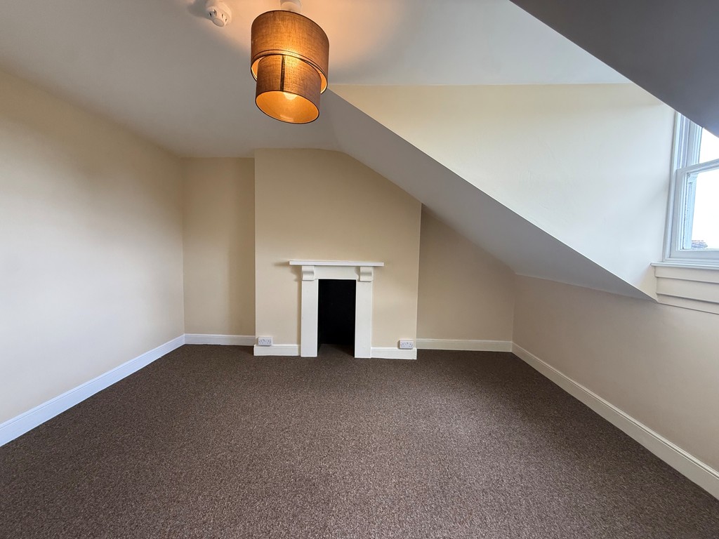 2 bed flat to rent in Elm Grove Road  - Property Image 5