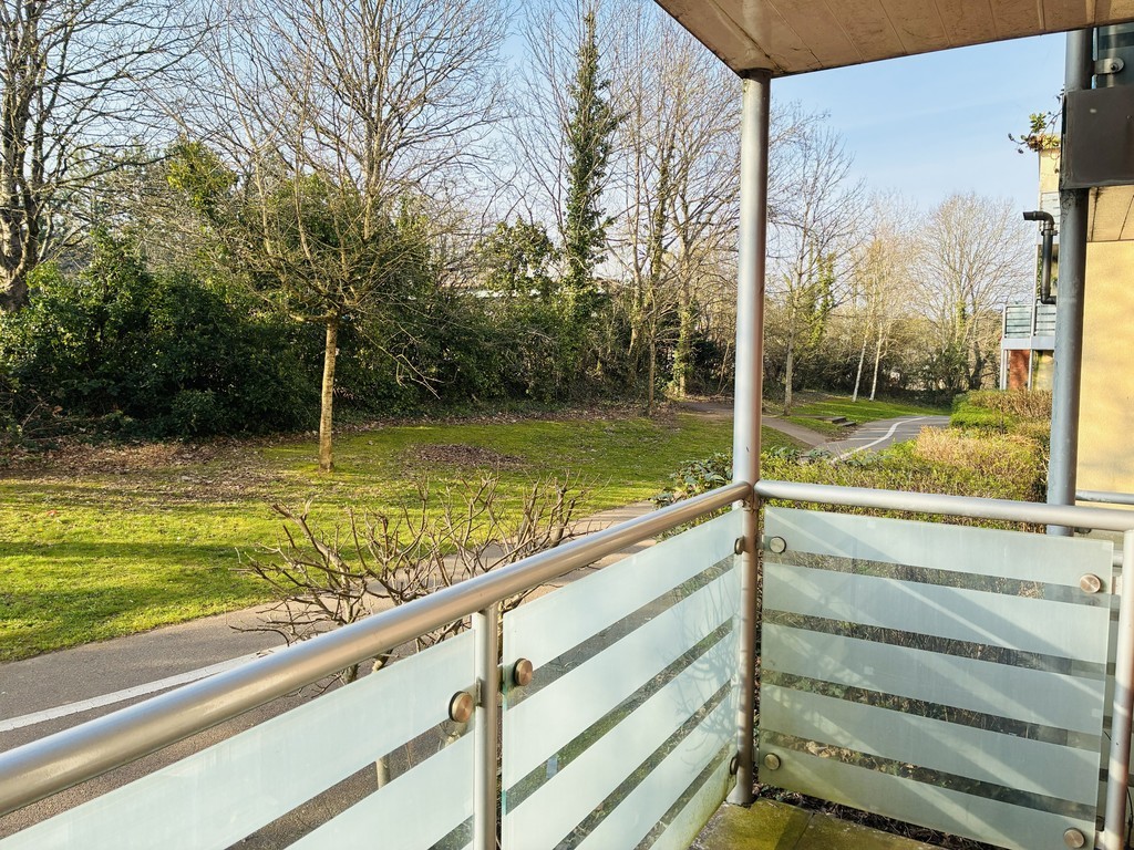 2 bed apartment to rent in Heraldry Walk  - Property Image 1