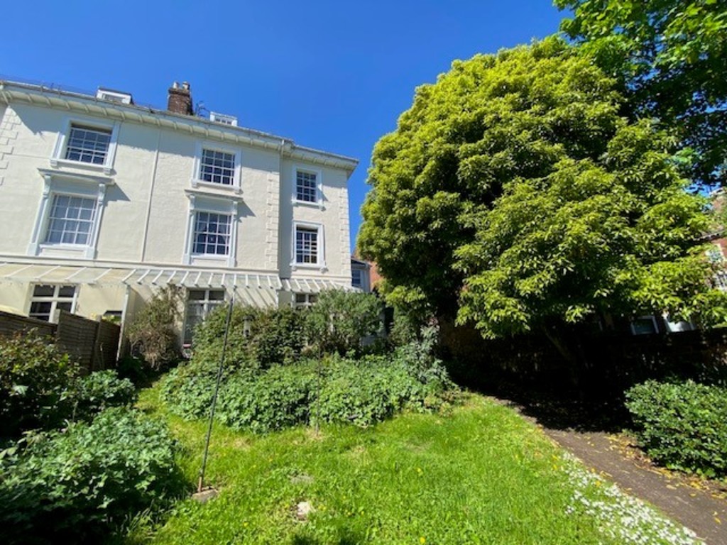 3 bed apartment to rent in New North Road, Exeter, EX4