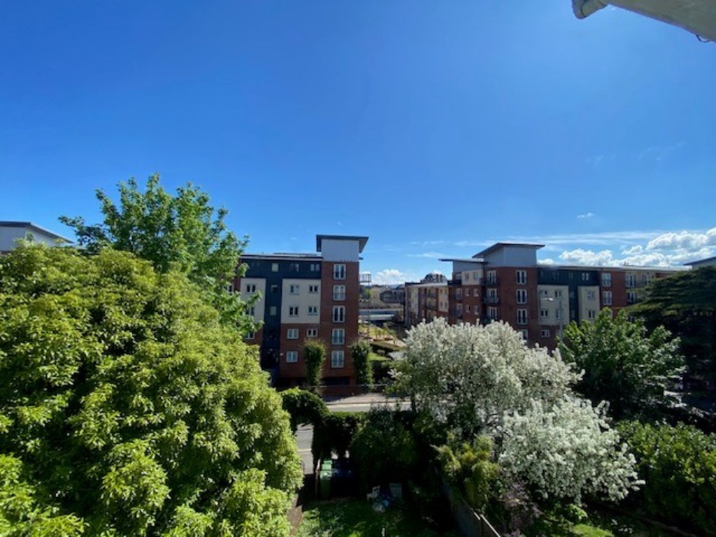 3 bed apartment to rent in New North Road, Exeter, EX4  - Property Image 8