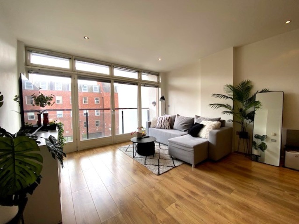 1 bed apartment for sale in Trinity Apartments, Roman Walk 4