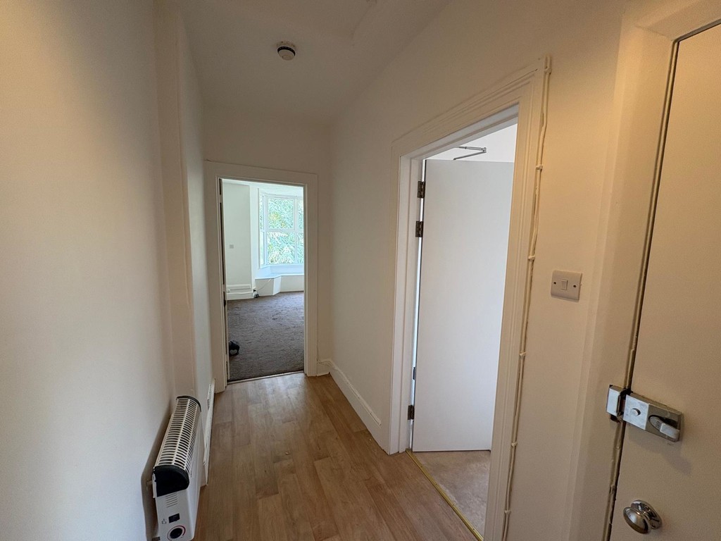1 bed studio flat to rent in Cowick Street 11
