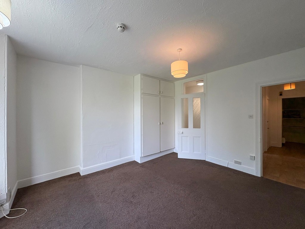 1 bed studio flat to rent in Cowick Street 3