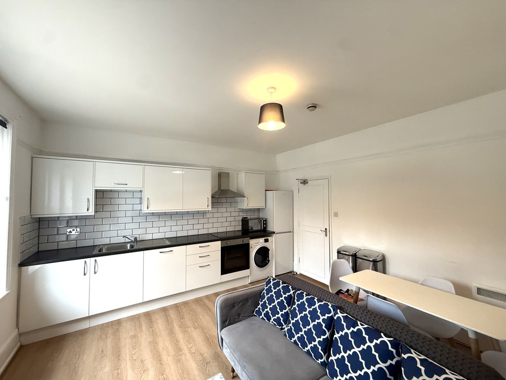1 bed apartment to rent in Cowick Street  - Property Image 2