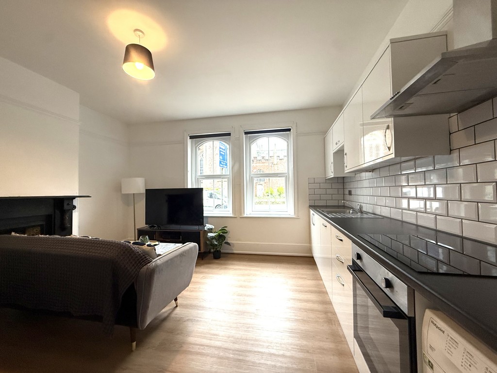 1 bed apartment to rent in Cowick Street 2