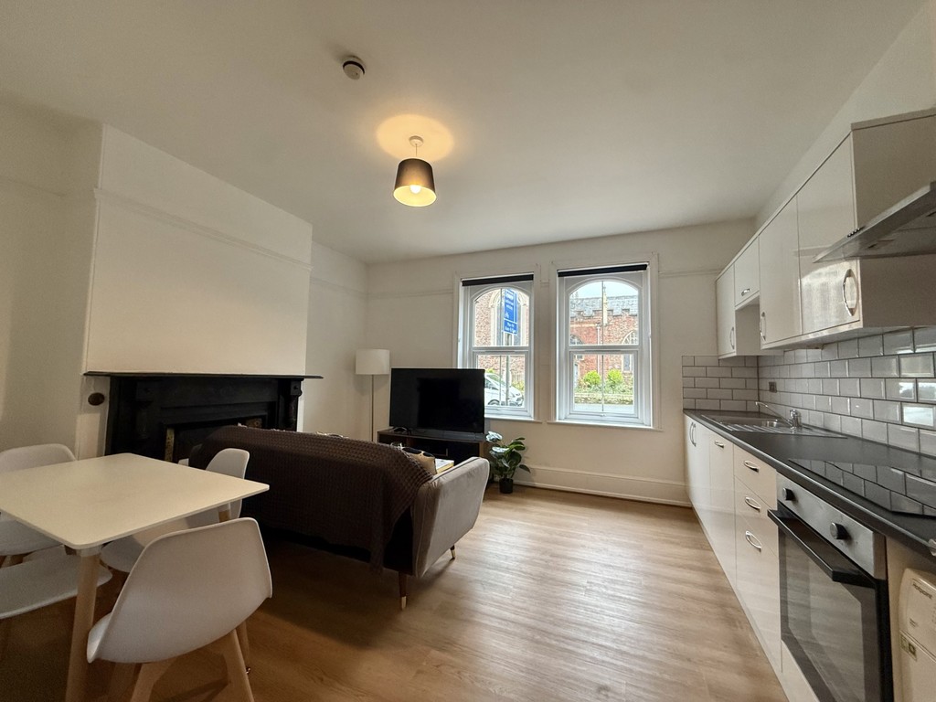 1 bed apartment to rent in Cowick Street 4