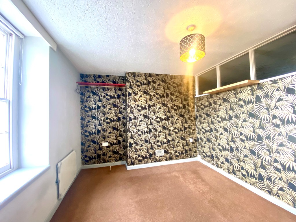 2 bed apartment for sale in Richmond Road, Exeter 2