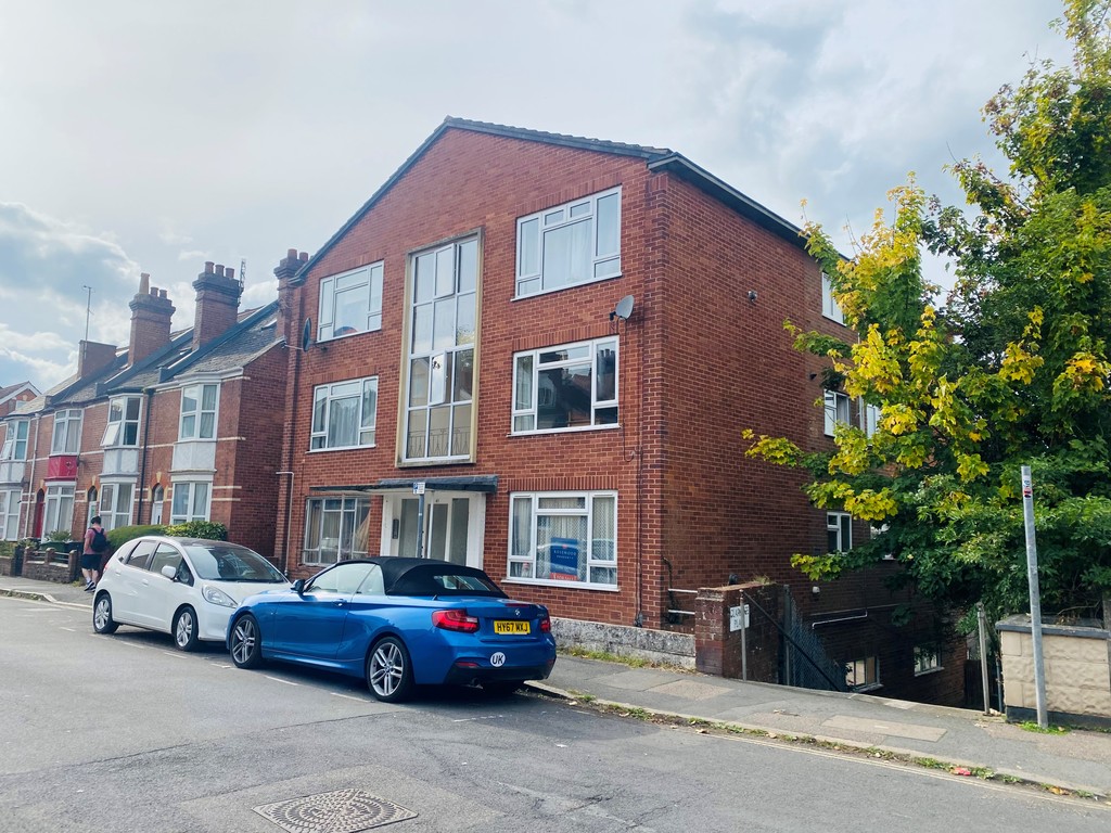 2 bed apartment for sale in Flat E, 27 Well Street 4