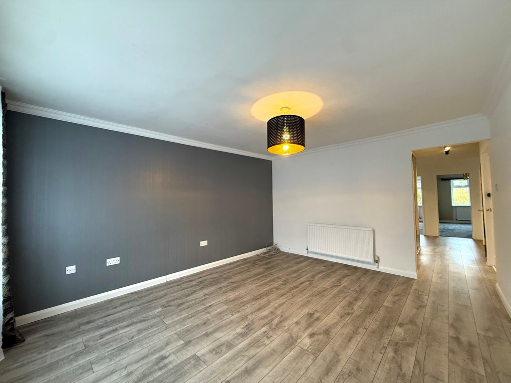 2 bed apartment for sale in Flat E, 27 Well Street  - Property Image 2