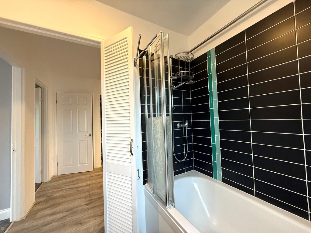 2 bed apartment for sale in Flat E, 27 Well Street 11