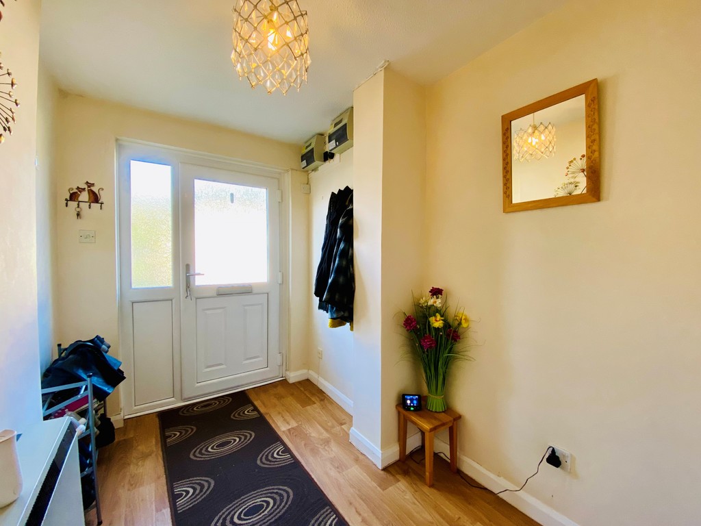 2 bed terraced house for sale in Tower Gardens, Crediton  - Property Image 3