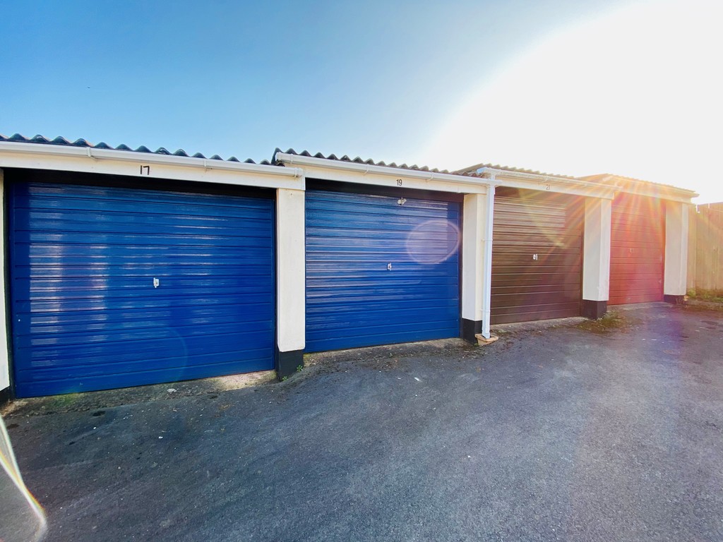 2 bed terraced house for sale in Tower Gardens, Crediton  - Property Image 14