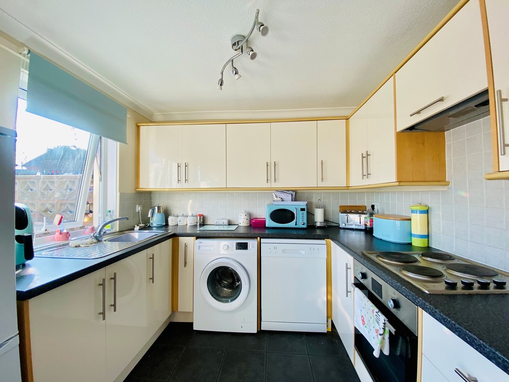 2 bed terraced house for sale in Tower Gardens, Crediton  - Property Image 7