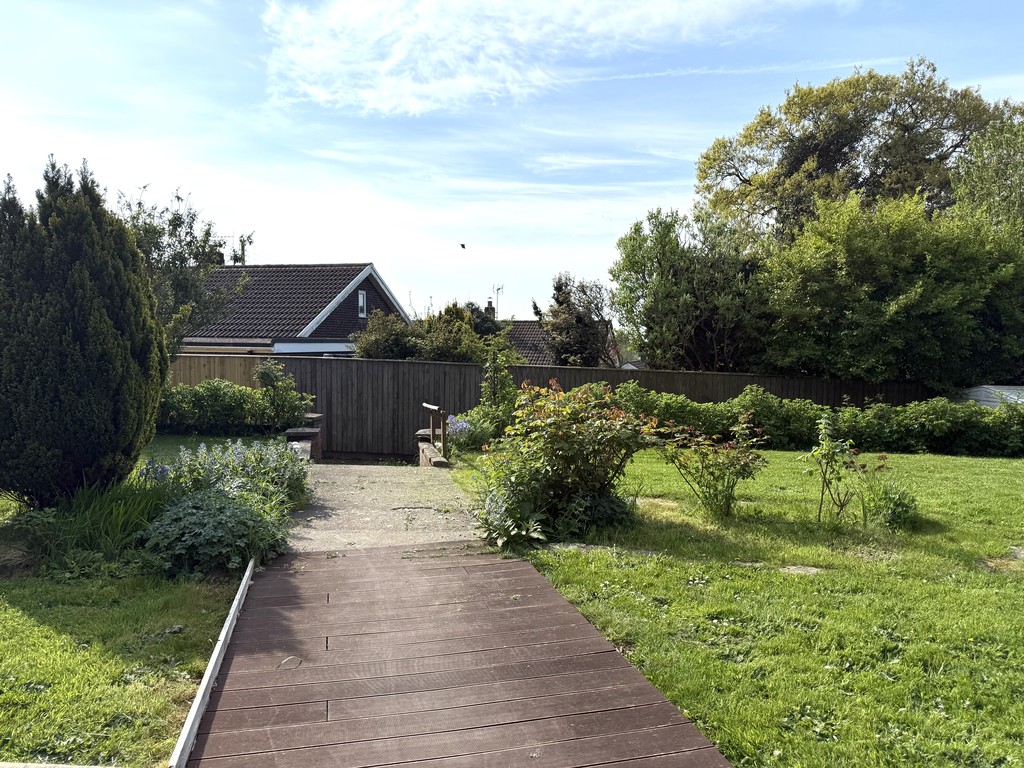 3 bed detached bungalow to rent in Morchard Bishop  - Property Image 17