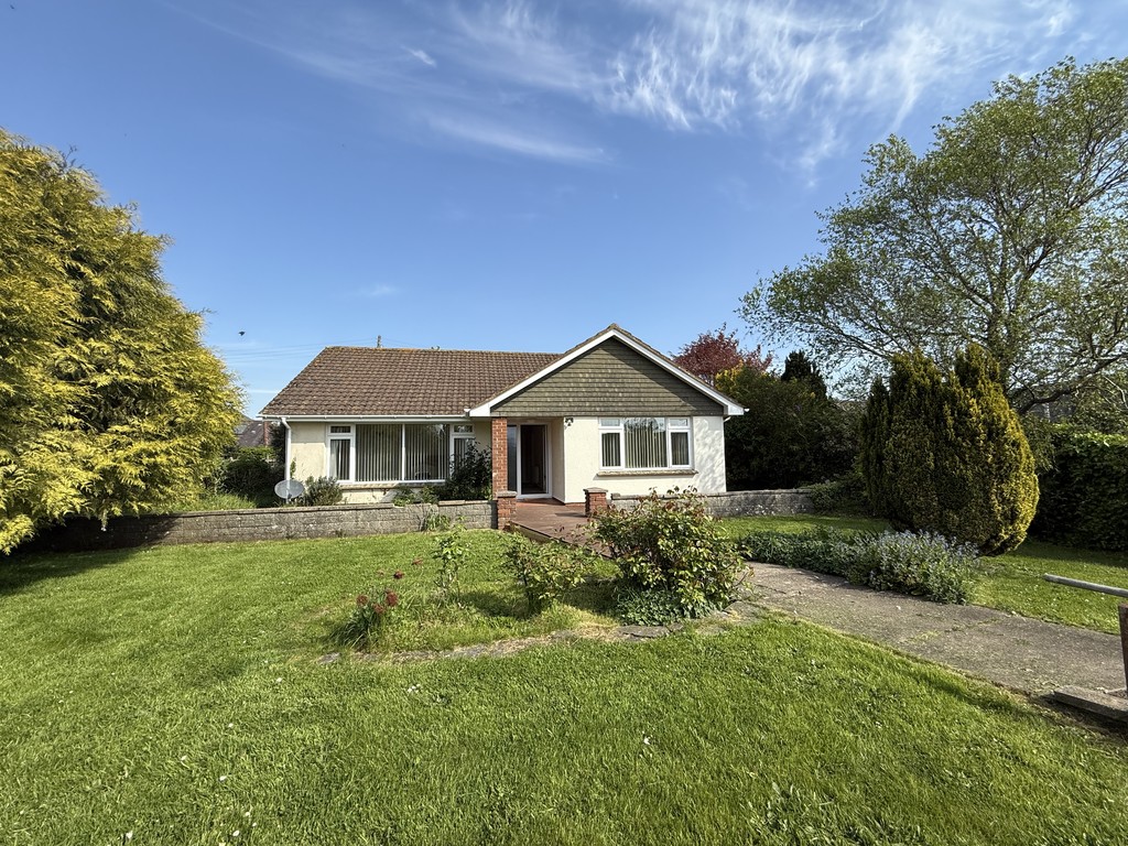 3 bed detached bungalow to rent in Morchard Bishop - Property Image 1