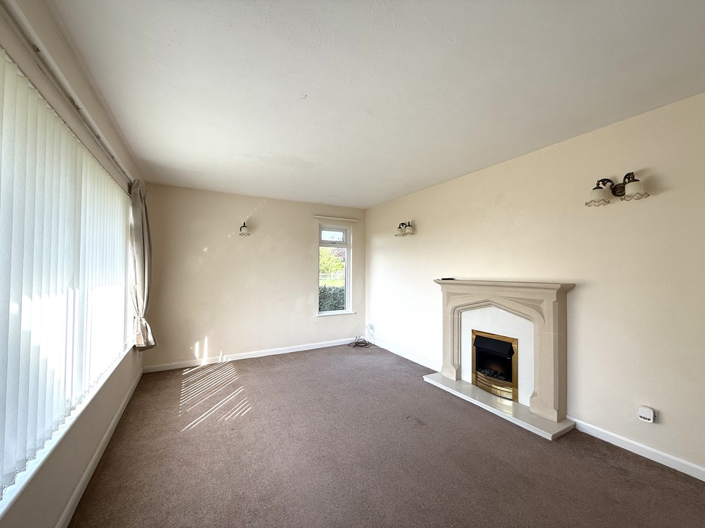 3 bed detached bungalow to rent in Morchard Bishop 2