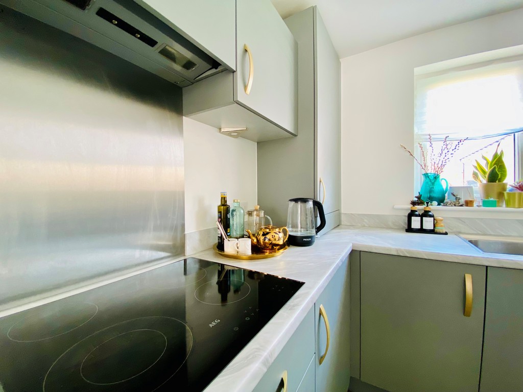 4 bed detached house for sale in Calves Close, Cranbrook, Exeter  - Property Image 5