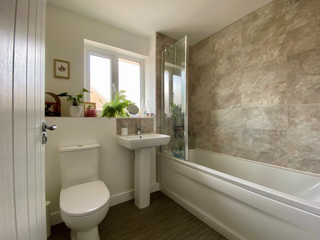 4 bed detached house for sale in Calves Close, Cranbrook, Exeter  - Property Image 13