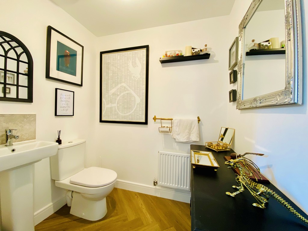 4 bed detached house for sale in Calves Close, Cranbrook, Exeter  - Property Image 11