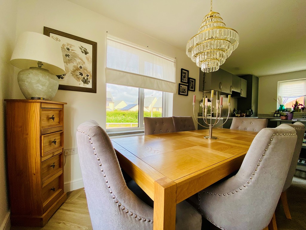 4 bed detached house for sale in Calves Close, Cranbrook, Exeter  - Property Image 8