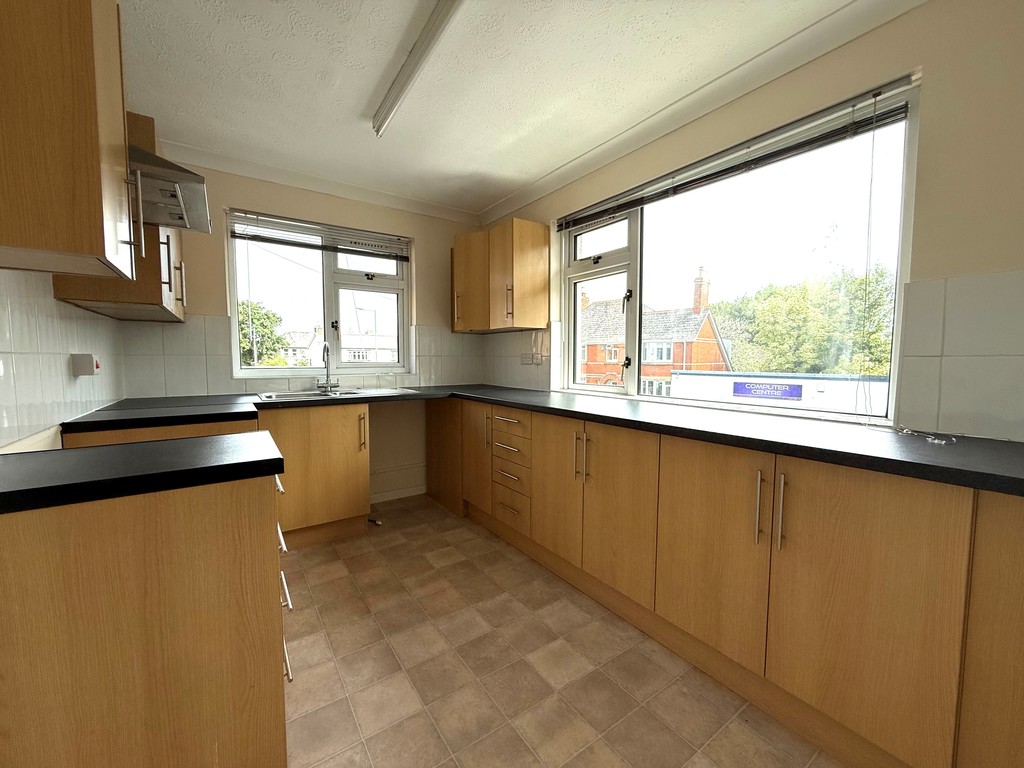 3 bed apartment to rent in - Exeter Road, Cullompton, EX15  - Property Image 3