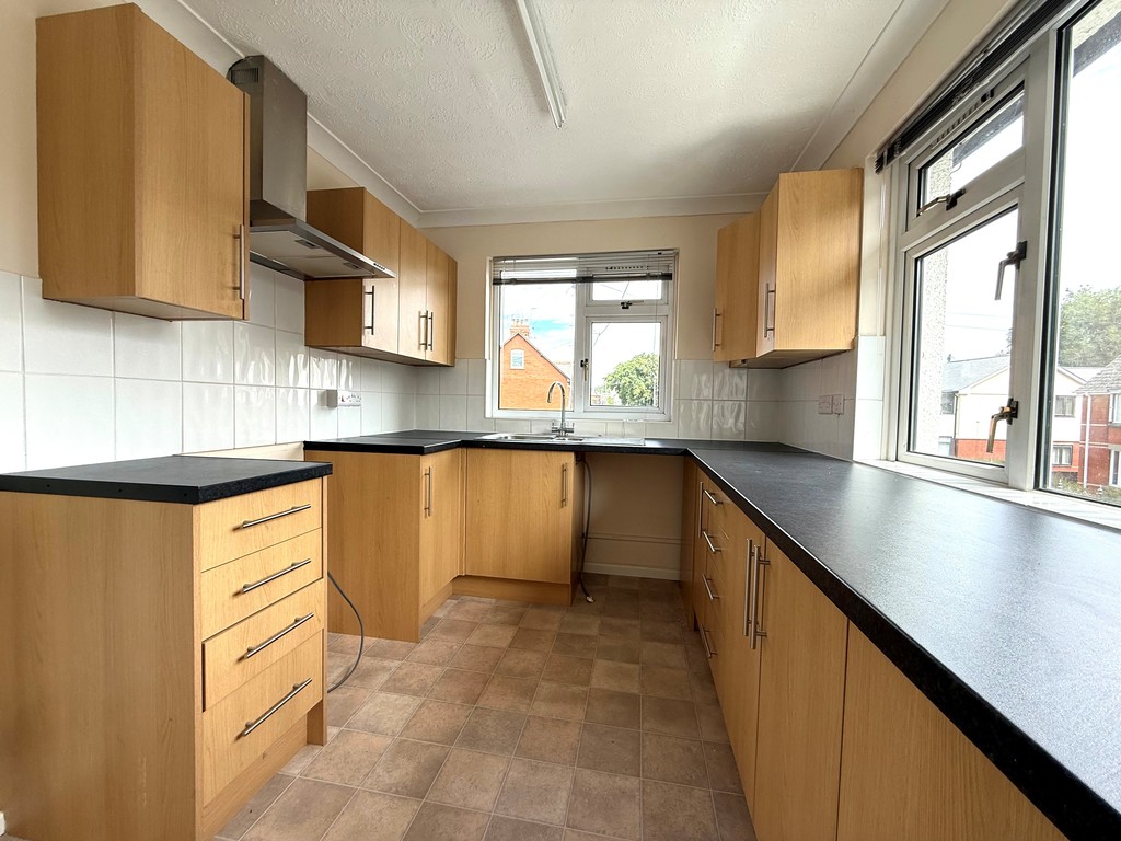 3 bed apartment to rent in - Exeter Road, Cullompton, EX15 1