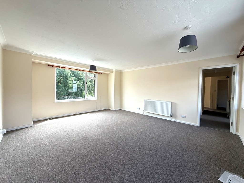3 bed apartment to rent in - Exeter Road, Cullompton, EX15 3