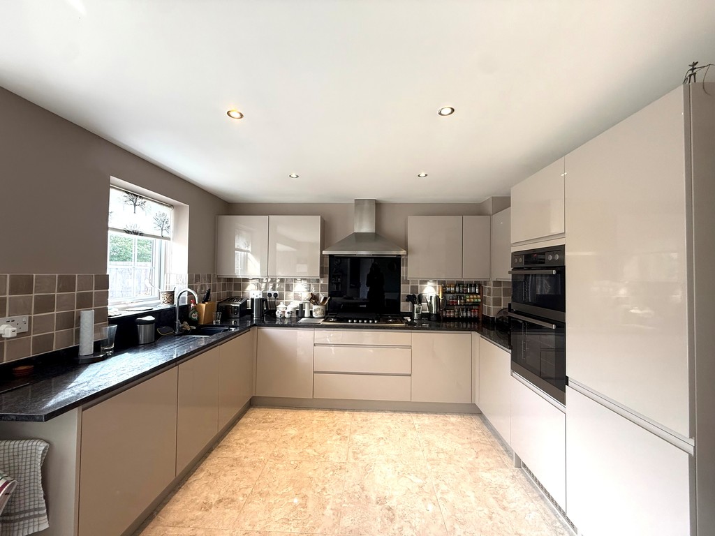 4 bed detached house for sale in Veysey Close, Exeter, EX2  - Property Image 14