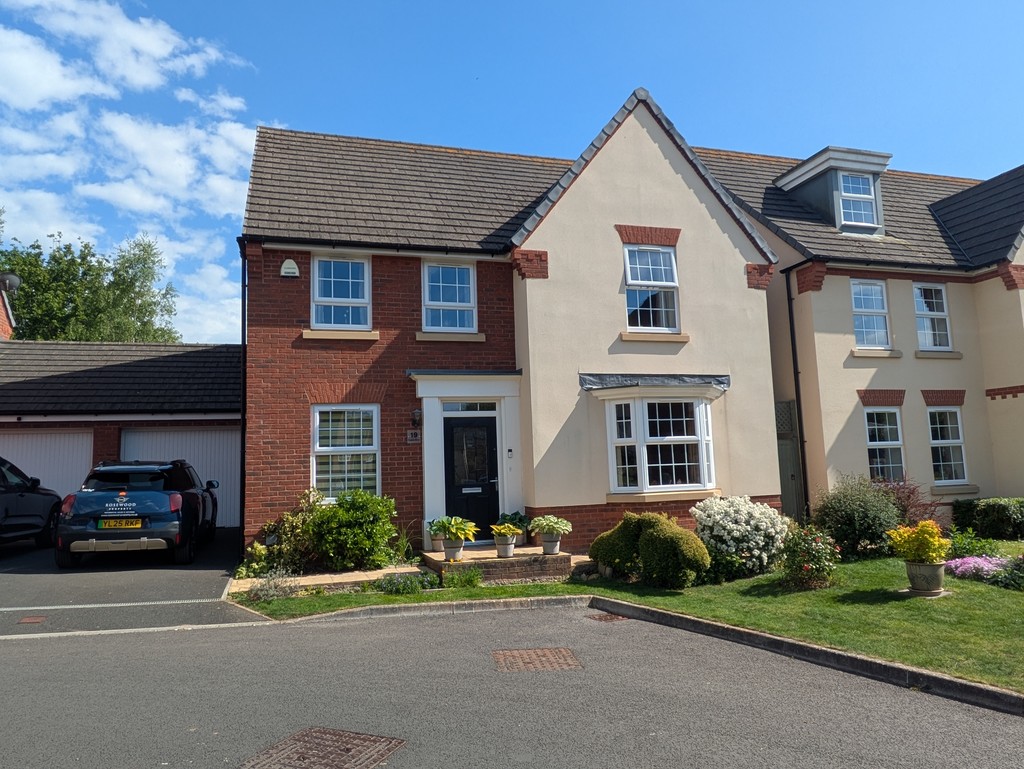 4 bed detached house for sale in Veysey Close, Exeter, EX2
