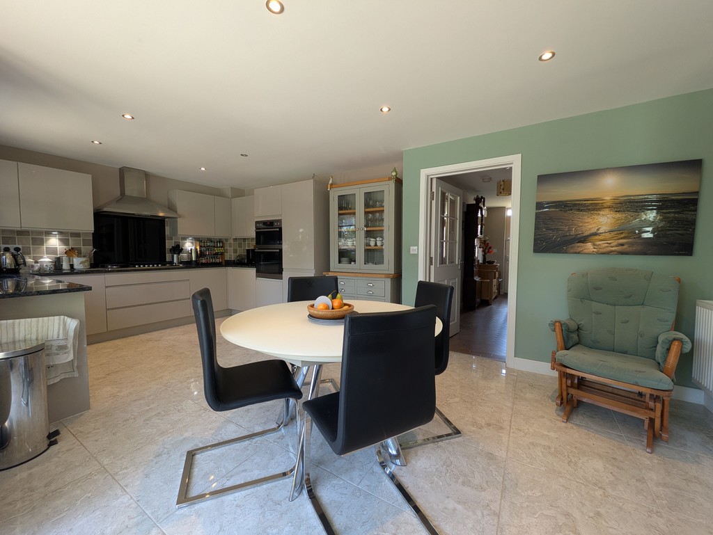 4 bed detached house for sale in Veysey Close, Exeter, EX2  - Property Image 4